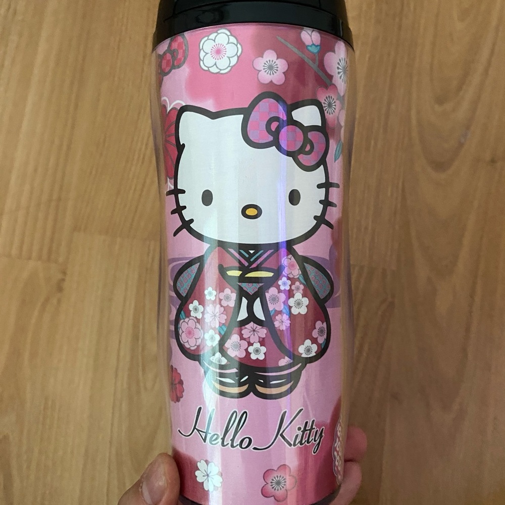 Hello Kitty tumbler - Picture 2 of 5